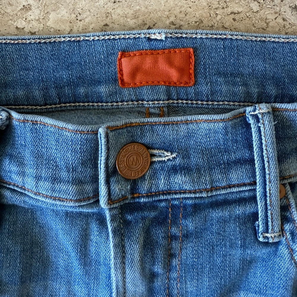 MOTHER The Insider Crop Fray Liar Liar Flame Jeans - Picture 5 of 13